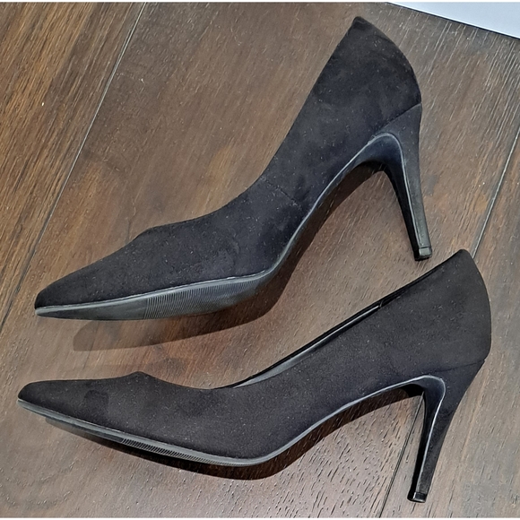 OLD NAVY Black suede heels 8 - Picture 4 of 8